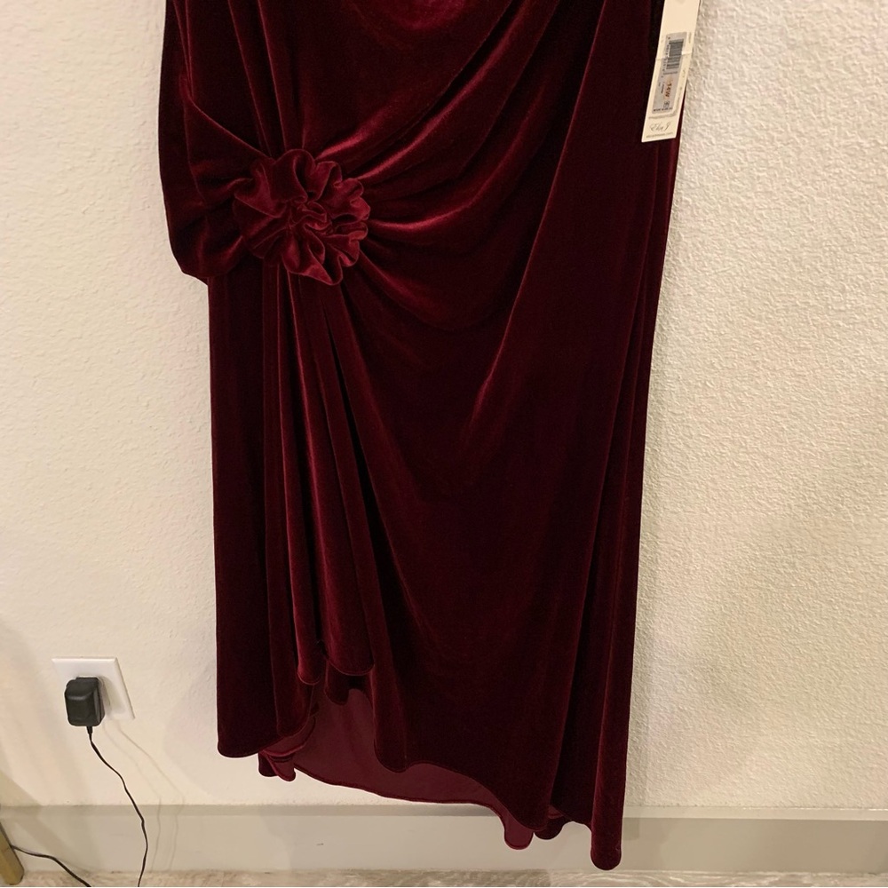 Eliza J women’s NWT burgundy cowl neck velvet gathered formal dress size 14W - Picture 3 of 9